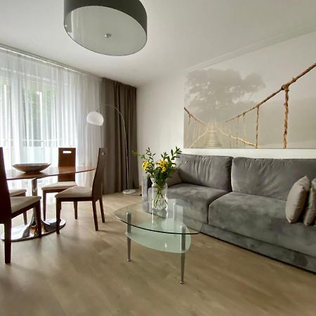 Aravel Suites Wroclaw Ngoại thất bức ảnh