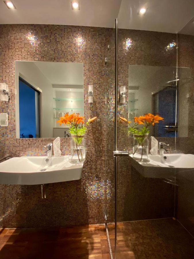 Aravel Suites Wroclaw Ngoại thất bức ảnh