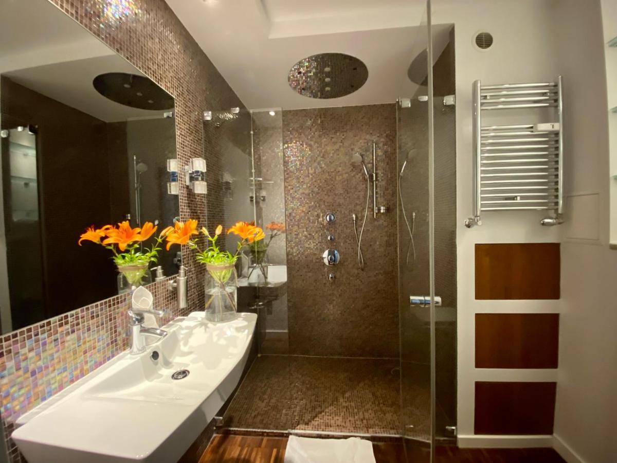 Aravel Suites Wroclaw Ngoại thất bức ảnh