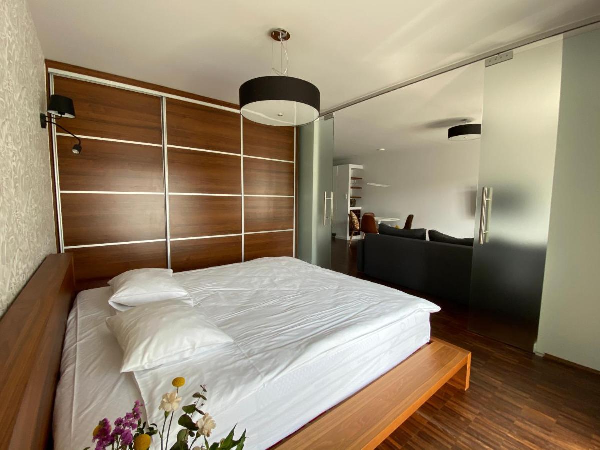 Aravel Suites Wroclaw Ngoại thất bức ảnh