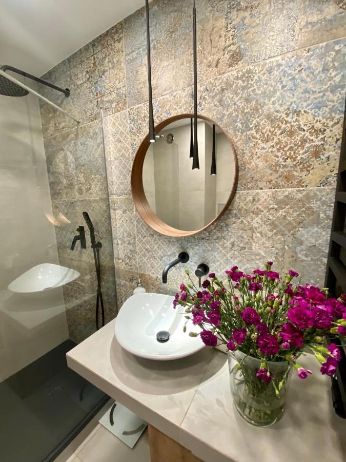 Aravel Suites Wroclaw Ngoại thất bức ảnh
