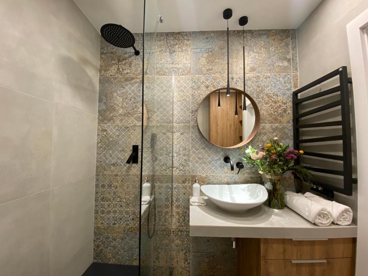 Aravel Suites Wroclaw Ngoại thất bức ảnh