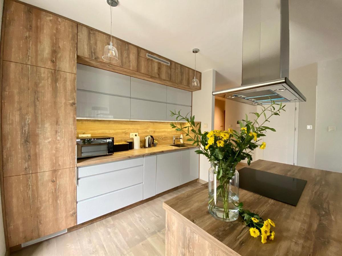 Aravel Suites Wroclaw Ngoại thất bức ảnh